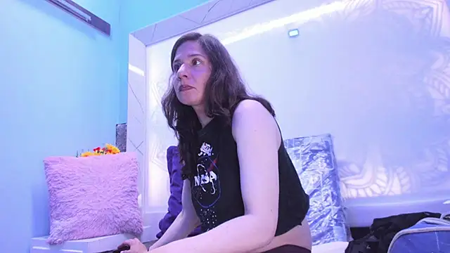 Kylie Bloom online show from February 24, 8:07 pm