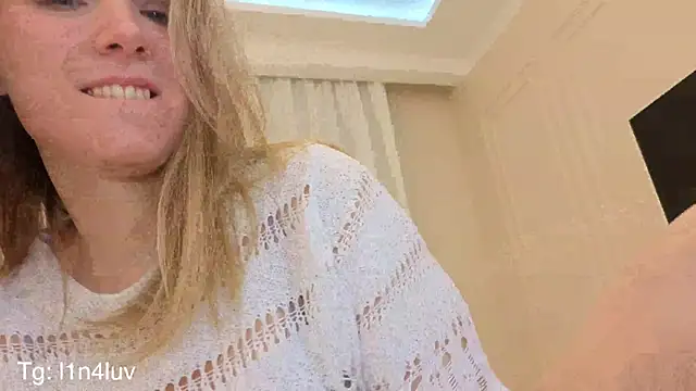 AIicaparkerc online show from December 13, 9:31 pm