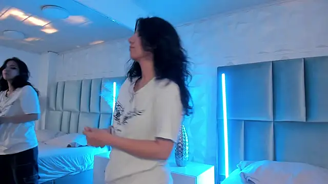 HollyPeach online show from February 12, 7:42 pm