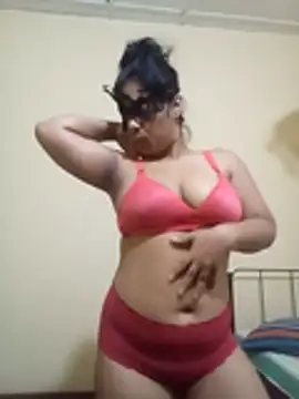 Expose Queen online show from December 3, 11:41 am