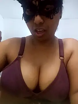 Snapshot of Expose_Queen chatting on June 18, 6:34 pm Expose Queen online show from June 18, 6:34 pm
