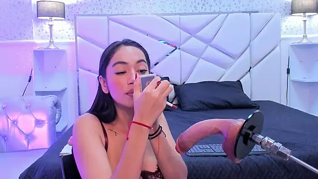 GabbiePrice online show from April 10, 11:48 am