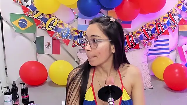 Snapshot of GabbiePrice chatting on July 3, 11:27 am GabbiePrice online show from July 3, 11:27 am