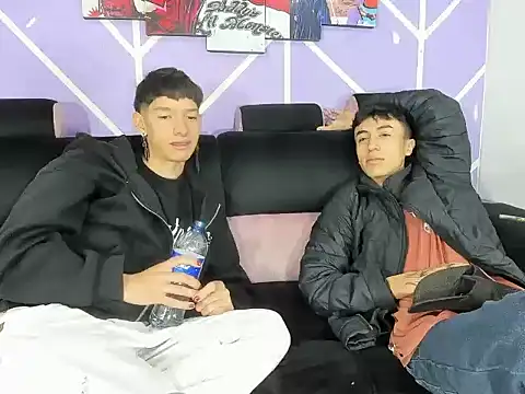 heyy noah11 online show from March 31, 1:33 pm