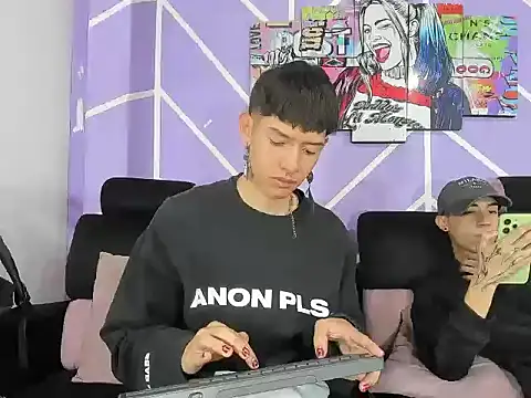 heyy noah11 online show from April 3, 1:20 pm