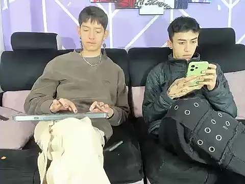 heyy noah11 online show from April 11, 1:37 pm