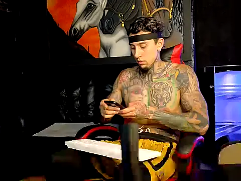 Molotov Explosive online show from November 24, 10:20 pm