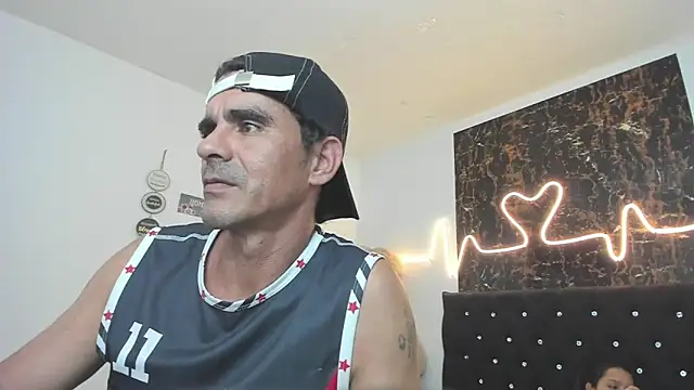 Sofi And Santy online show from May 30, 11:51 am