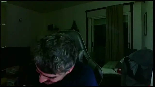 Snapshot of gz_jacob chatting on February 8, 2:59 am gz jacob online show from February 8, 2:59 am