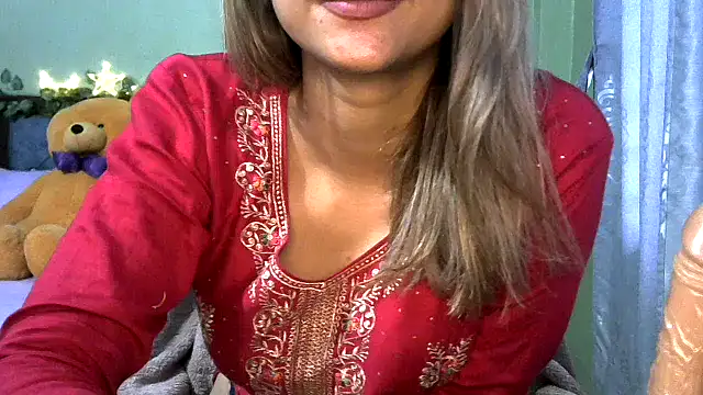 Snapshot of sanskari_girl chatting on May 12, 3:03 am sanskari girl online show from May 12, 3:03 am