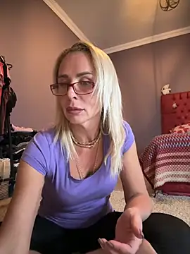 ElenabonyX online show from November 3, 4:52 pm