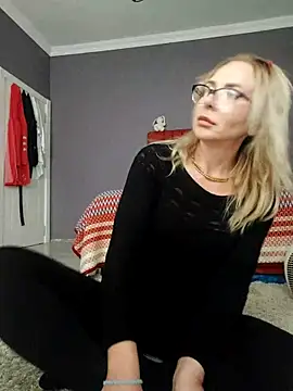 Snapshot of ElenabonyX chatting on January 17, 12:21 pm ElenabonyX online show from January 17, 12:21 pm