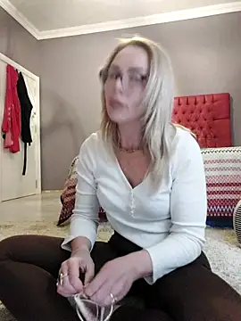 Snapshot of ElenabonyX chatting on February 20, 5:13 pm ElenabonyX online show from February 20, 5:13 pm