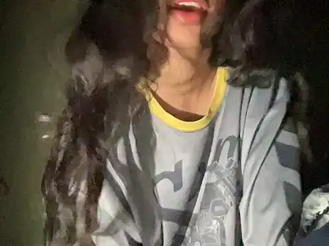 youngriri2 online show from November 15, 6:48 pm