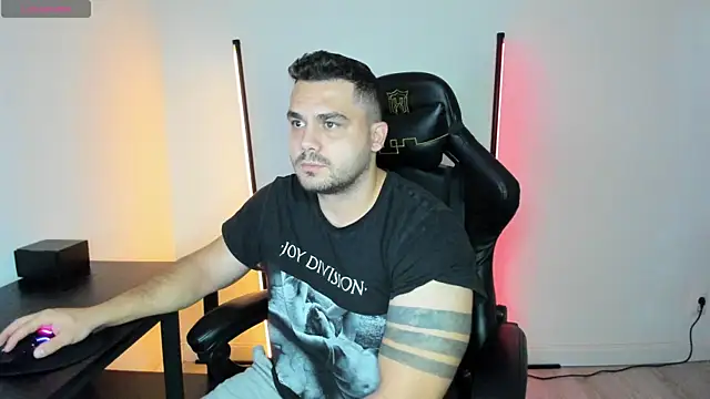 Danielbateson online show from October 14, 8:48 am