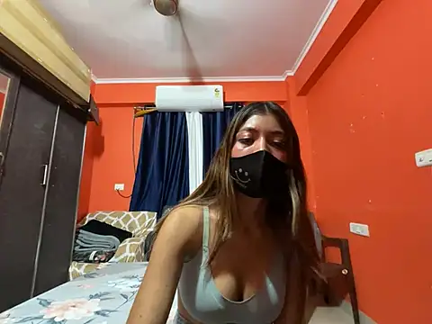 Snapshot of HOT_HONEY10 chatting on July 4, 3:40 pm HOT HONEY10 online show from July 4, 3:40 pm