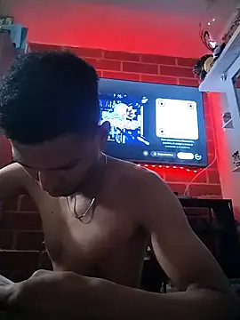 Snapshot of SlingingAsteroid chatting on November 4, 8:41 pm SlingingAsteroid online show from November 4, 8:41 pm