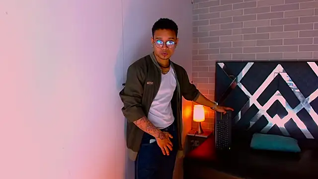 Snapshot of Jayden_Morris chatting on February 16, 7:21 pm Jayden Morris online show from February 16, 7:21 pm