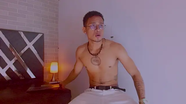 Snapshot of Jayden_Morris chatting on February 23, 7:33 pm Jayden Morris online show from February 23, 7:33 pm