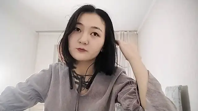 Lyndasilk online show from October 19, 2:07 pm