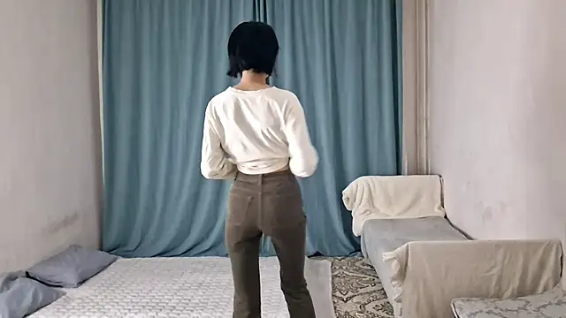 Lyndasilk online show from March 31, 4:18 pm