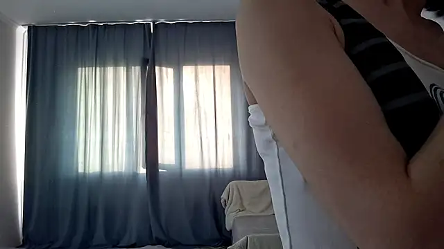 Lyndasilk online show from April 1, 12:17 pm