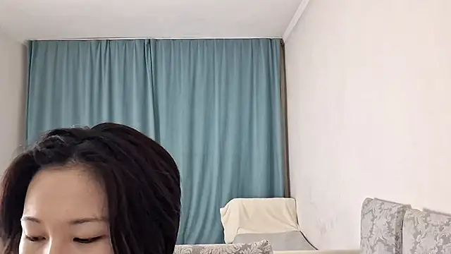 Lyndasilk online show from April 8, 3:12 pm