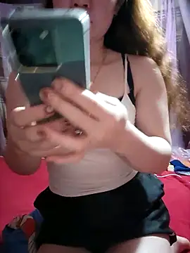 LeanaLy online show from December 20, 2:35 pm