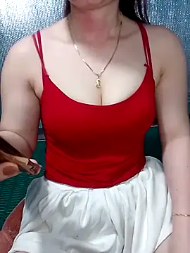 LeanaLy online show from May 29, 1:58 am