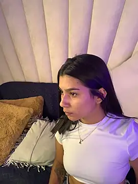 AlyssaRay online show from December 5, 8:38 pm