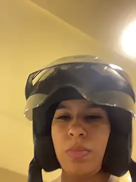 AlyssaRay online show from May 28, 1:41 pm