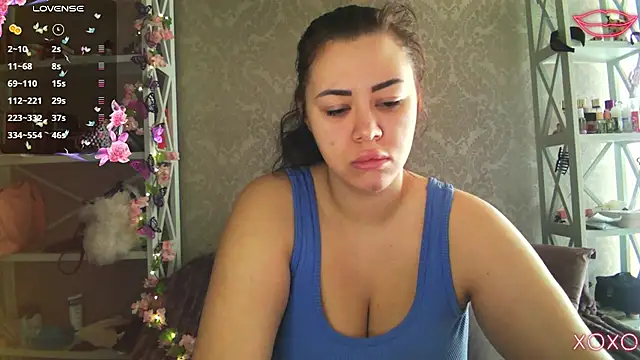 kiksee  online show from February 11, 8:30 am