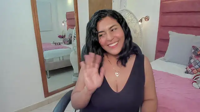 denisse khan online show from March 18, 10:13 pm