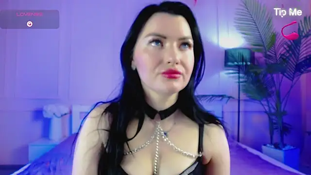 EvaBilss online show from April 21, 6:52 am