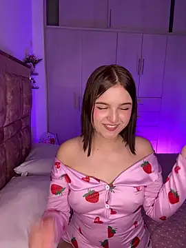 MIACUTEE  online show from November 14, 9:13 pm