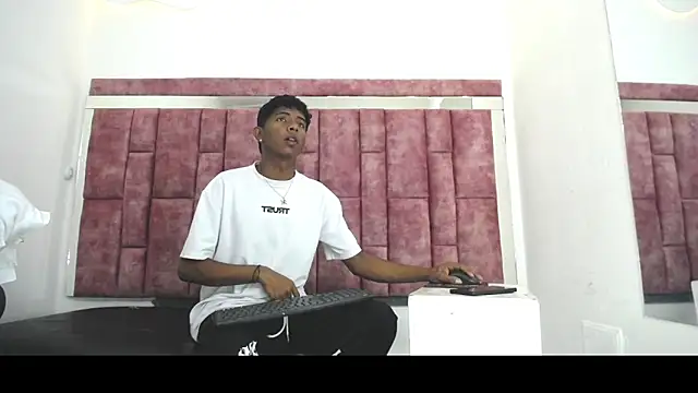 Mick storm online show from April 8, 6:52 pm