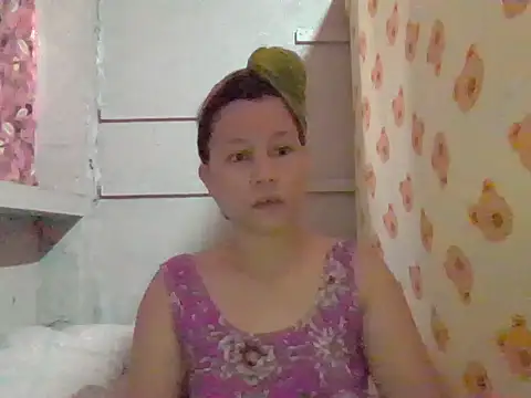 Snapshot of Sexy_Cammie69 chatting on June 3, 1:52 am Sexy Cammie69 online show from June 3, 1:52 am