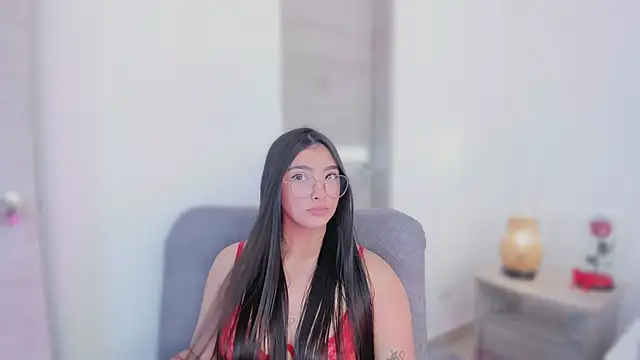 Snapshot of MirandaJohnson_ chatting on October 20, 12:16 pm MirandaJohnson online show from October 20, 12:16 pm
