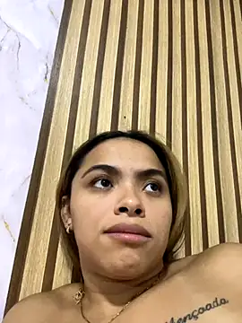 safadinhaquenteW online show from November 21, 12:43 am