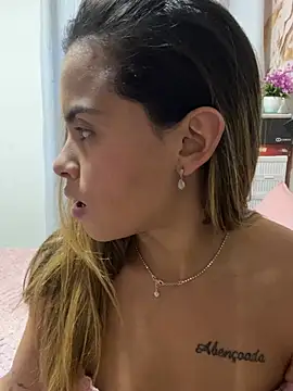 safadinhaquenteW online show from July 21, 12:40 pm