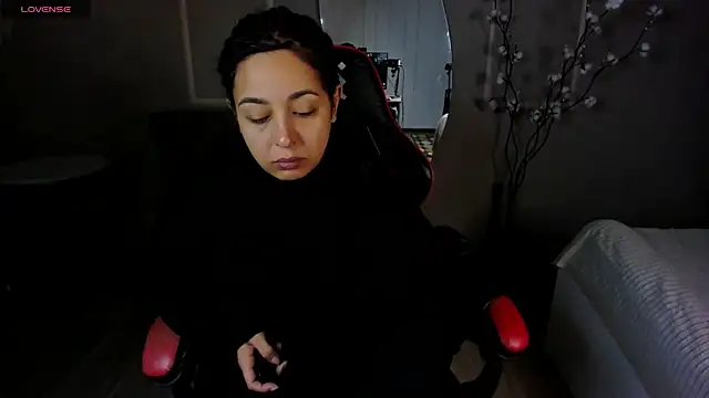 Aisha Goldstein online show from November 16, 5:46 am