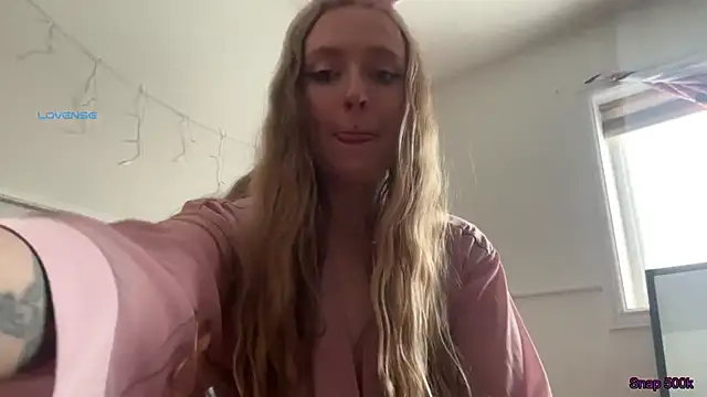 Pattyworld69 online show from April 5, 6:05 pm