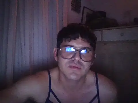 Snapshot of Dariusbi chatting on November 15, 3:04 am Dariusbi online show from November 15, 3:04 am