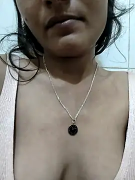 HOTTY CUTI online show from October 30, 4:08 pm