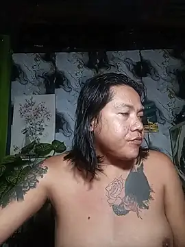 Snapshot of trishacummerts chatting on June 6, 5:17 pm trishacummerts online show from June 6, 5:17 pm