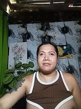 Snapshot of trishacummerts chatting on June 8, 2:01 am trishacummerts online show from June 8, 2:01 am