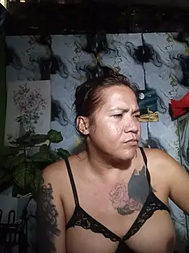 Snapshot of trishacummerts chatting on June 11, 12:32 am trishacummerts online show from June 11, 12:32 am