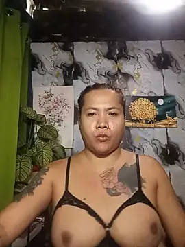 Snapshot of trishacummerts chatting on June 29, 2:29 am trishacummerts online show from June 29, 2:29 am