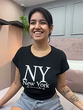 Snapshot of 1evelinewood chatting on February 27, 2:54 pm 1evelinewood online show from February 27, 2:54 pm