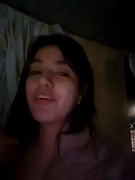 Snapshot of 1evelinewood chatting on February 1, 9:30 am 1evelinewood online show from February 1, 9:30 am